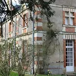 Chateau Le Breil 2*