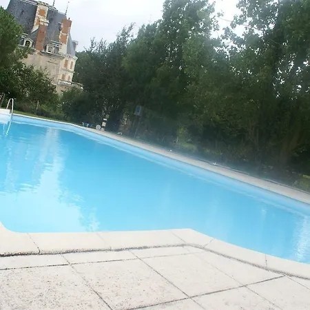 فندق مبيت وإفطار Chateau Le Breil 2*