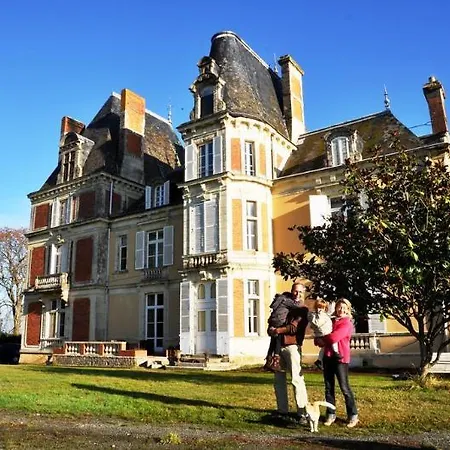Chateau Le Breil Bed & Breakfast