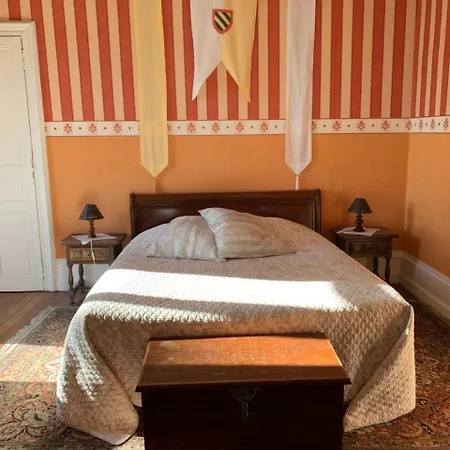 Château Le Breil Couette-café 2*
