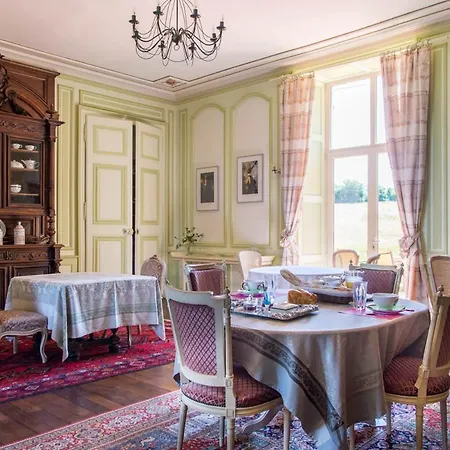 فندق مبيت وإفطار Chateau Le Breil 2*