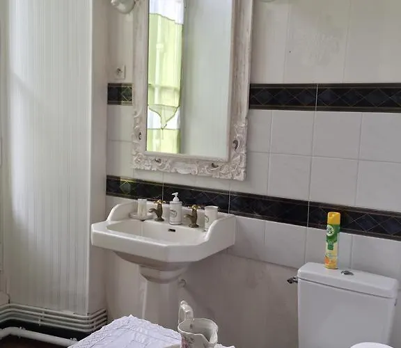 Chateau Le Breil 2* Coron