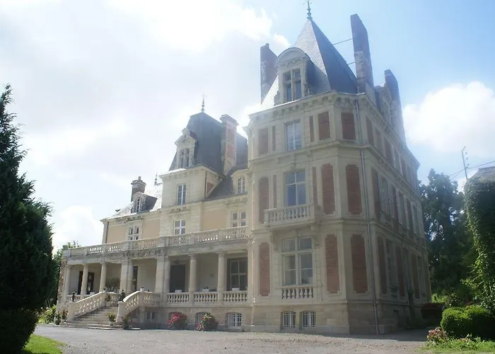 Chateau Le Breil 2*
