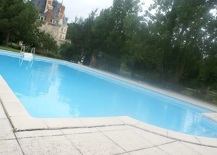 Bed & Breakfast Chateau Le Breil 2*