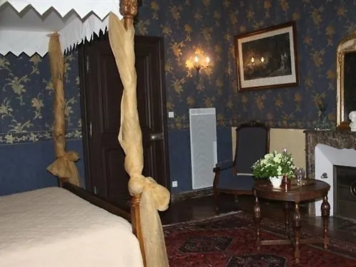 Chateau Le Breil Bed & Breakfast