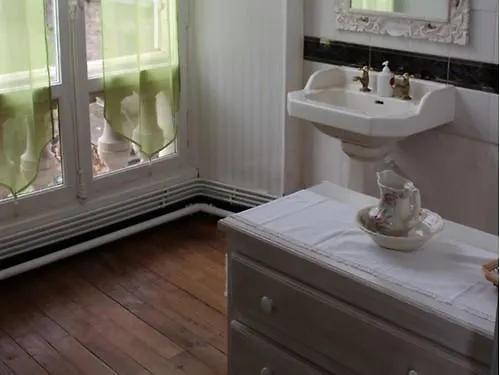 Chateau Le Breil Bed & Breakfast 2*