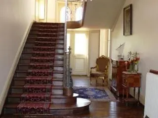 Chateau Le Breil Bed & Breakfast