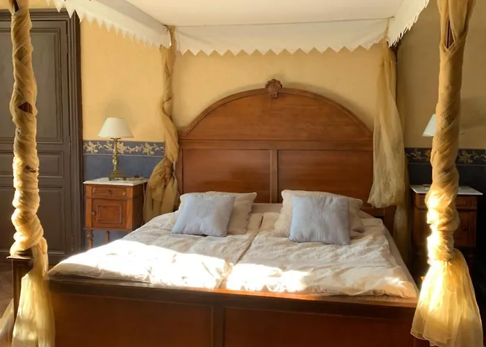 Bed & Breakfast Chateau Le Breil 2*
